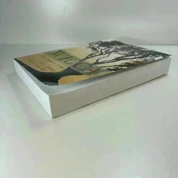 Wicca: The Complete Craft  circa 2001 by D.J. Conway - Picture 3 of 8